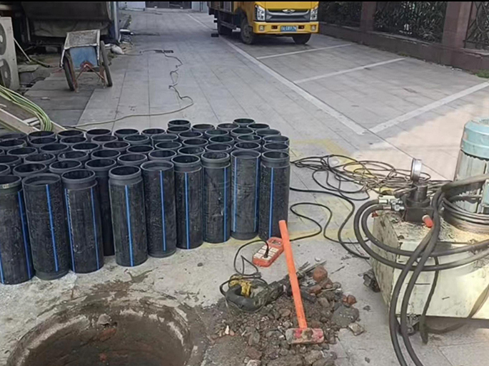 临澧PE置换管厂家 DN315置换管 非开挖管短管置换